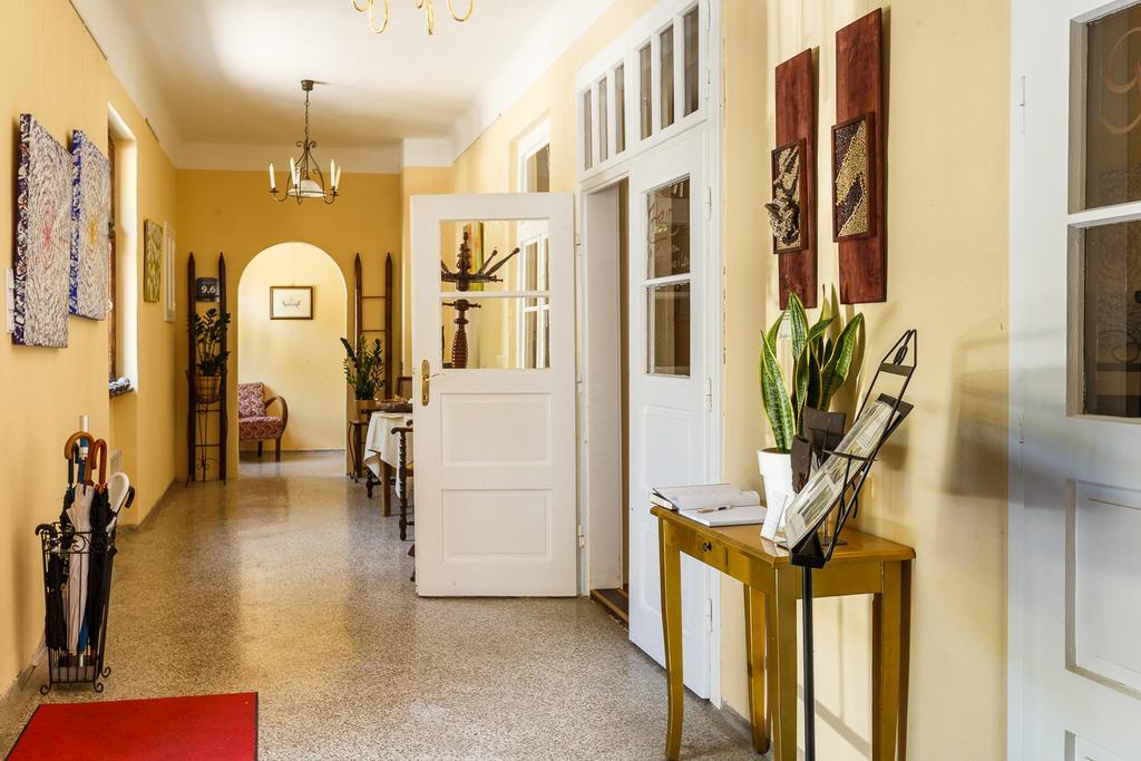 Hotel Gut Zentgraf Mörbisch am See Esterno foto