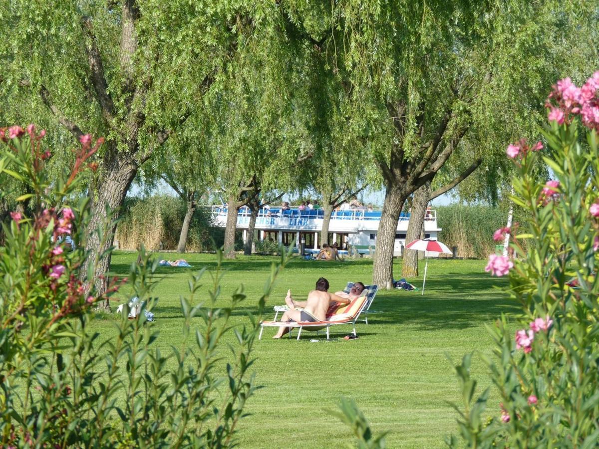 Hotel Gut Zentgraf Mörbisch am See Esterno foto